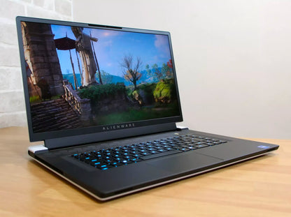 Alienware X17 R2 - 17" 4K 120Hz Ultrasharp, 32GB RAM, 1TB NVMe SSD