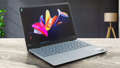Dell Inspiron 14 7440 - 14" 2.8K 90Hz, 32GB RAM, 1TB SSD