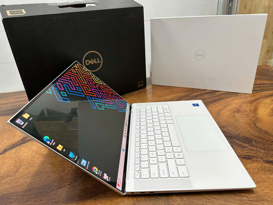 Dell XPS 9510 (i7, White Carbon) - 15" 4K UHD, 16GB RAM, 1TB SSD