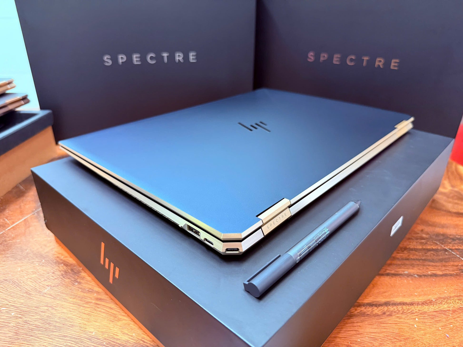 HP Spectre 15 2-in-1 Gemcut - 15" 4K, 16GB RAM, 512GB NVMe SSD
