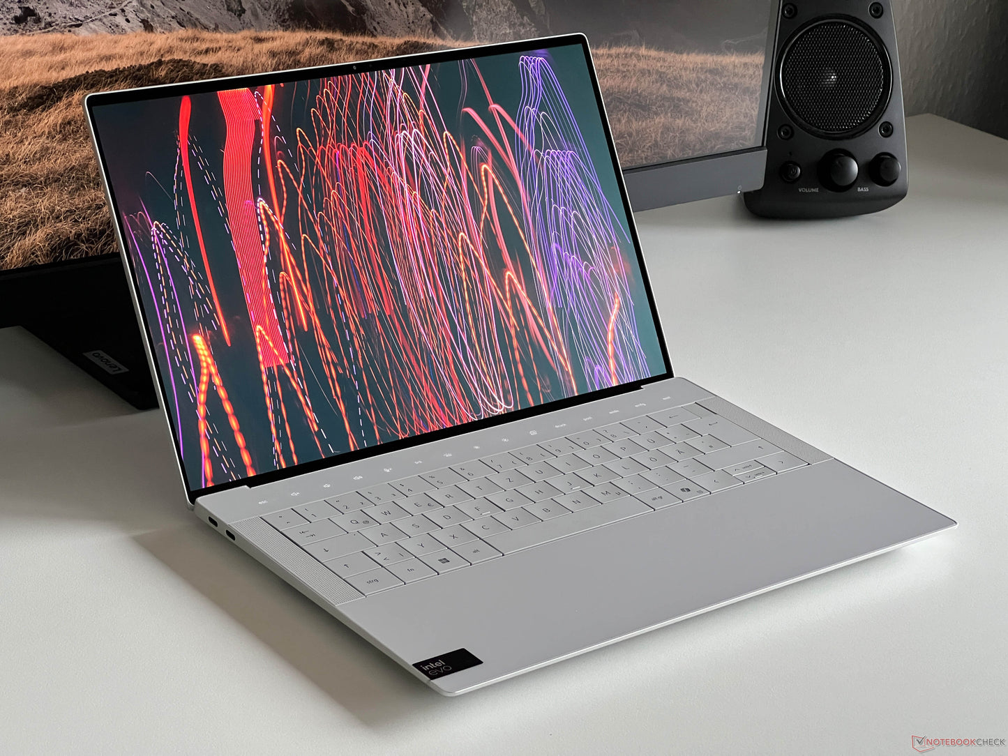 Dell XPS 9440 - 14" FHD+ 120Hz InfinityEdge, 16GB RAM, 1TB SSD