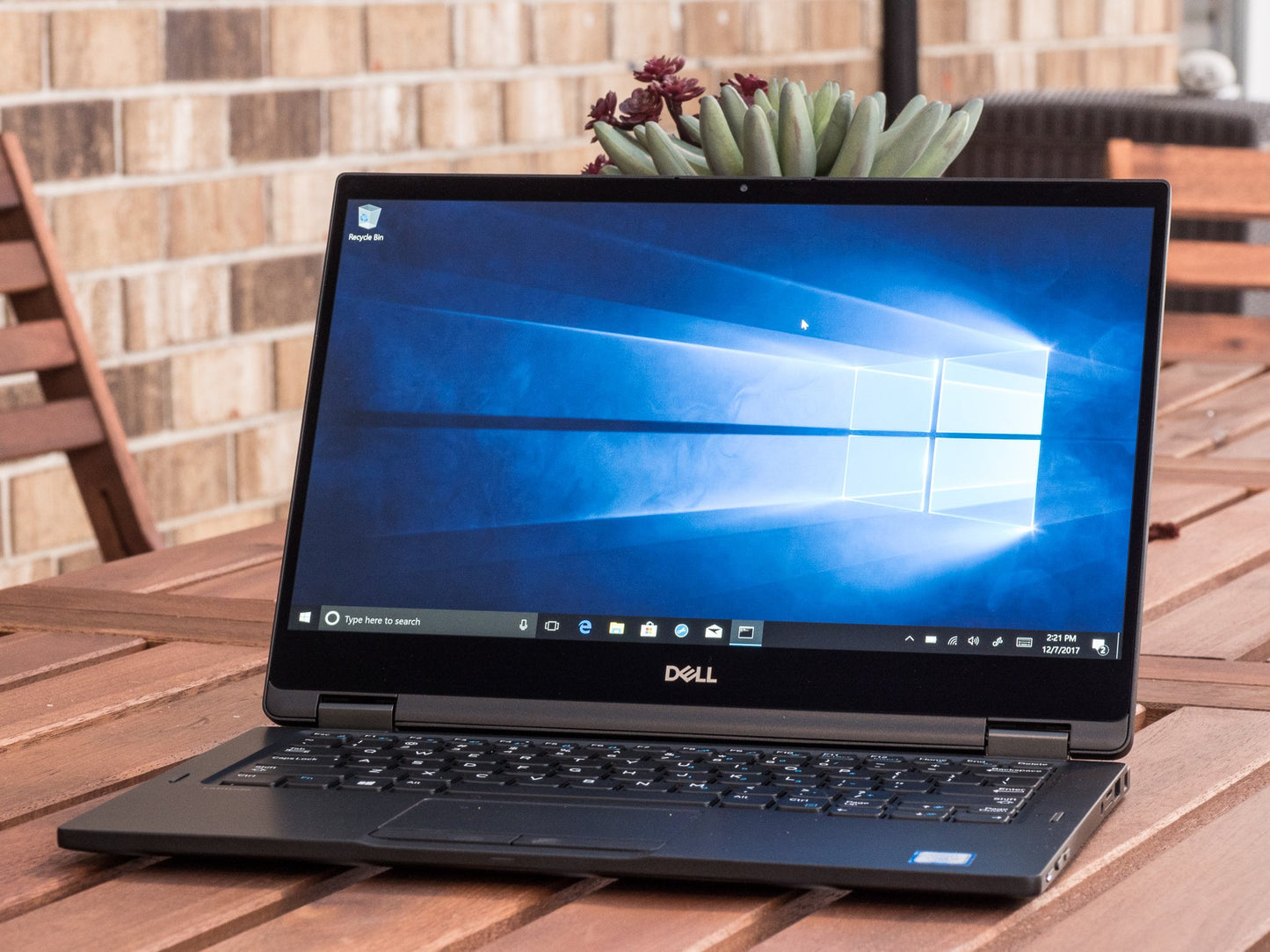 Dell Latitude 7389 2-in-1 - 13" FHD+, 16GB RAM, 256GB NVMe SSD