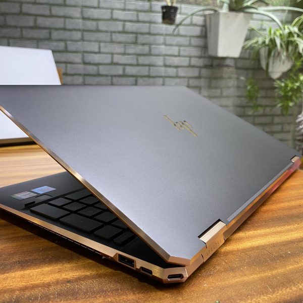 HP Spectre 15 2-in-1 Gemcut - 15" 4K, 16GB RAM, 512GB NVMe SSD